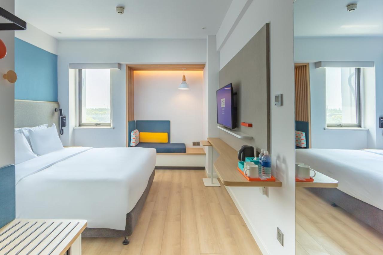 Holiday Inn Express Shanghai Pudong Airport By Ihg Eksteriør billede