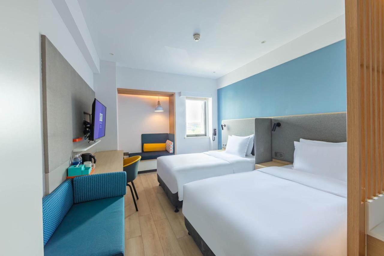 Holiday Inn Express Shanghai Pudong Airport By Ihg Eksteriør billede