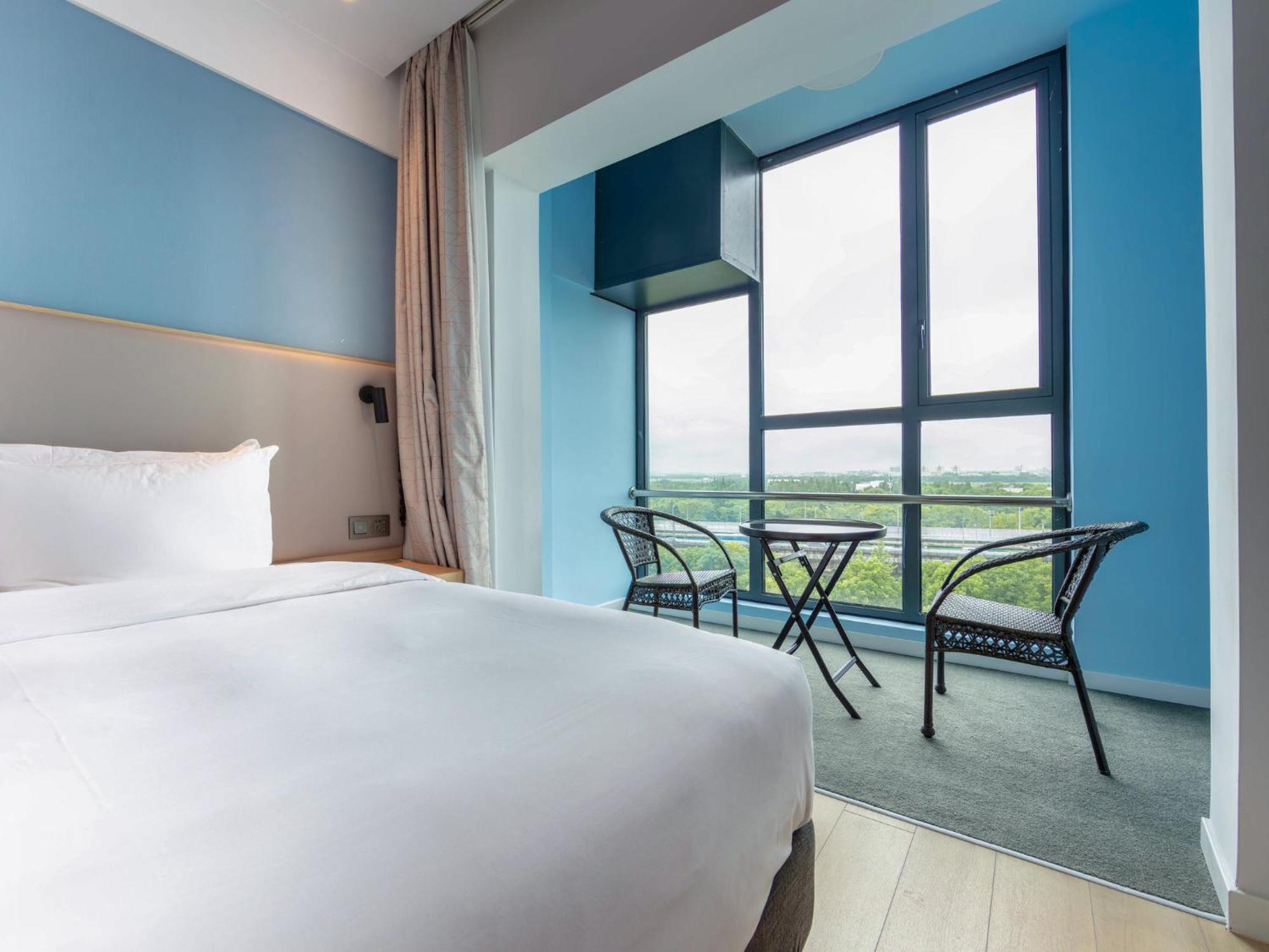 Holiday Inn Express Shanghai Pudong Airport By Ihg Eksteriør billede