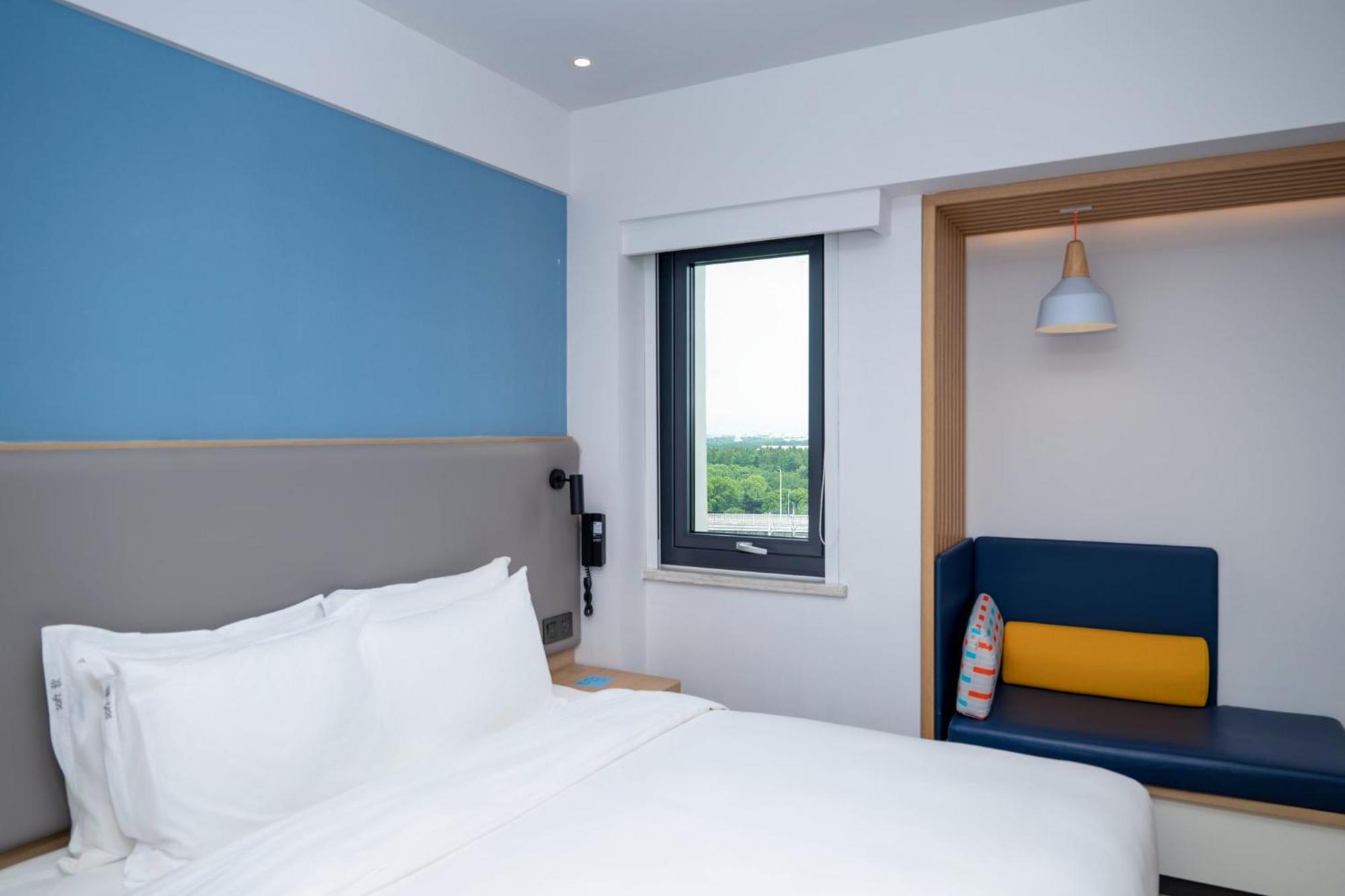 Holiday Inn Express Shanghai Pudong Airport By Ihg Eksteriør billede